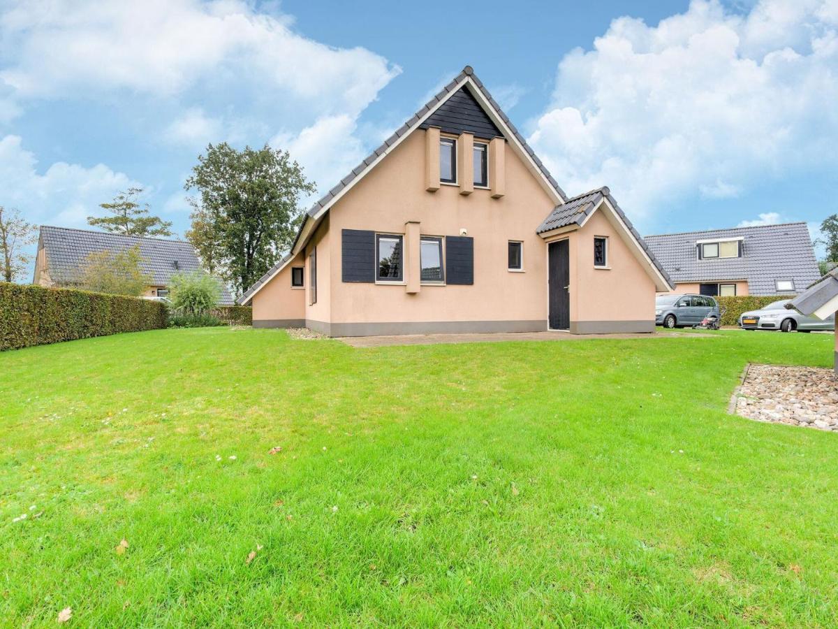 Serene Holiday Home In Gaasterl N Sleat Sondel Exterior photo
