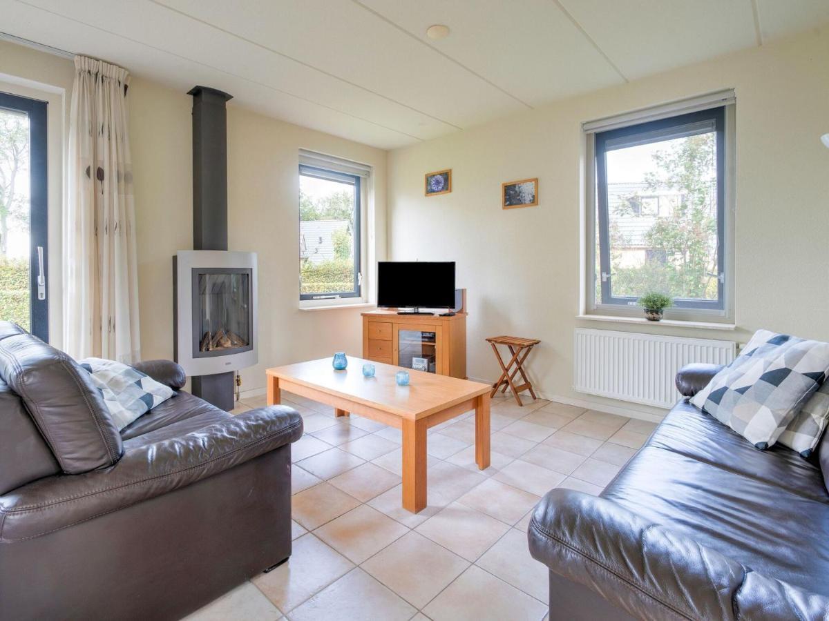 Serene Holiday Home In Gaasterl N Sleat Sondel Exterior photo