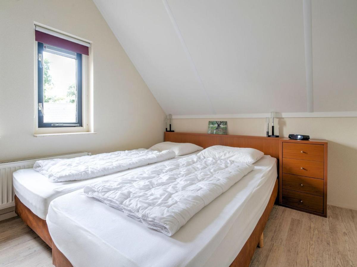 Serene Holiday Home In Gaasterl N Sleat Sondel Exterior photo