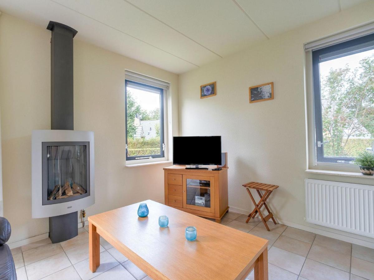 Serene Holiday Home In Gaasterl N Sleat Sondel Exterior photo