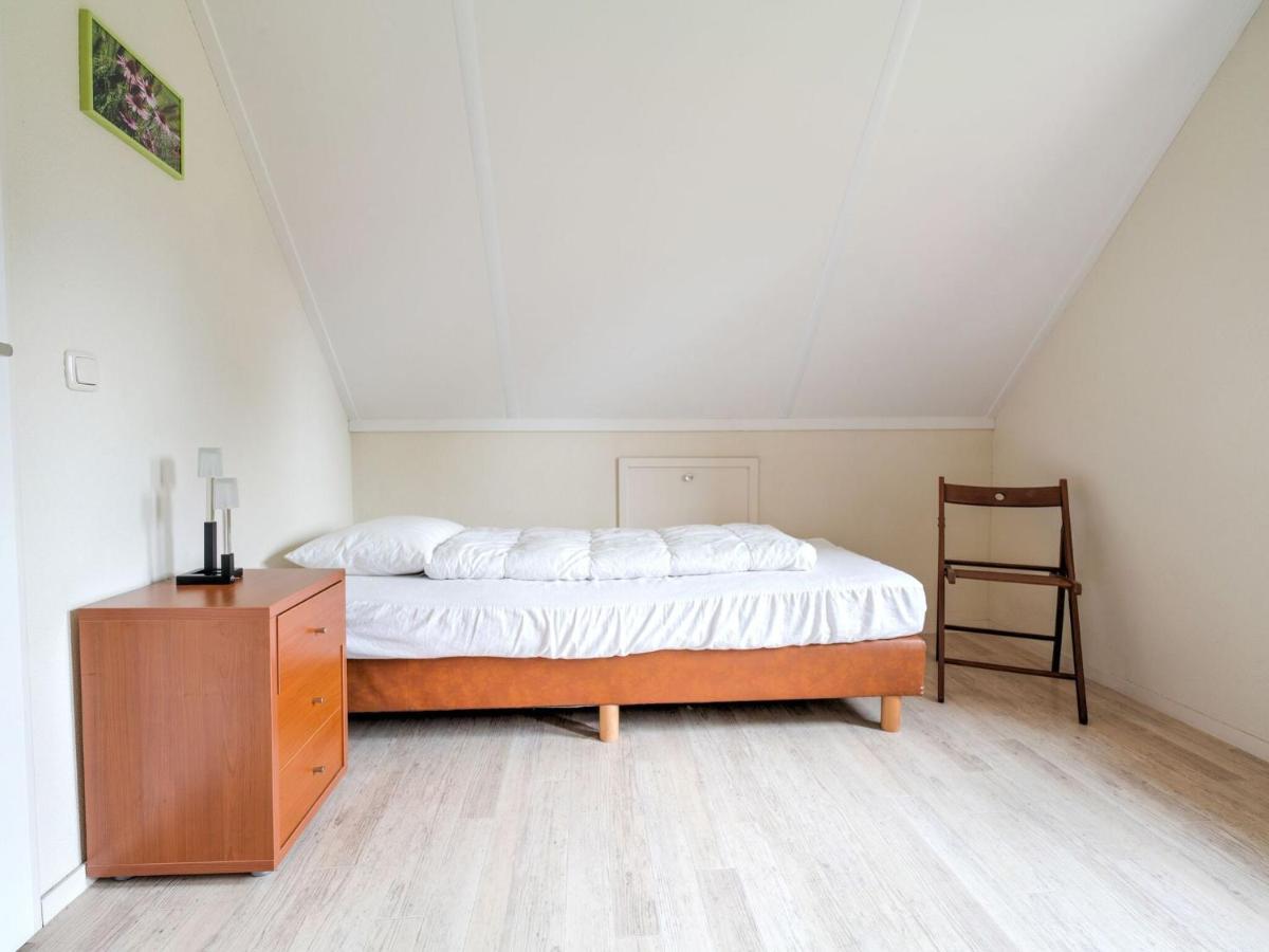 Serene Holiday Home In Gaasterl N Sleat Sondel Exterior photo