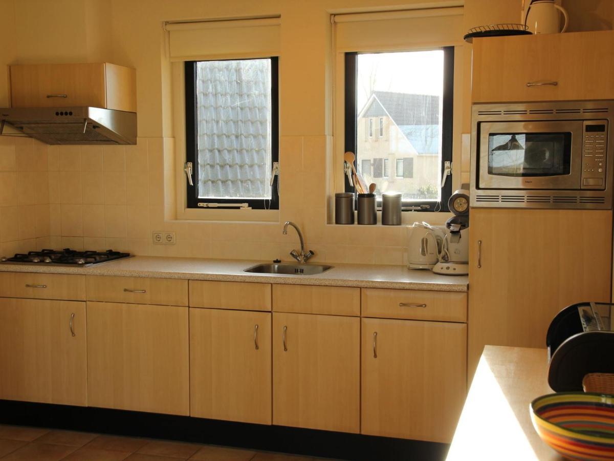 Serene Holiday Home In Gaasterl N Sleat Sondel Exterior photo
